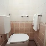 Vivien 2 Bedroom 아파트 *