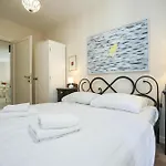 아파트 Vivien 2 Bedroom