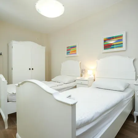 Vivien 2 Bedroom דירה *