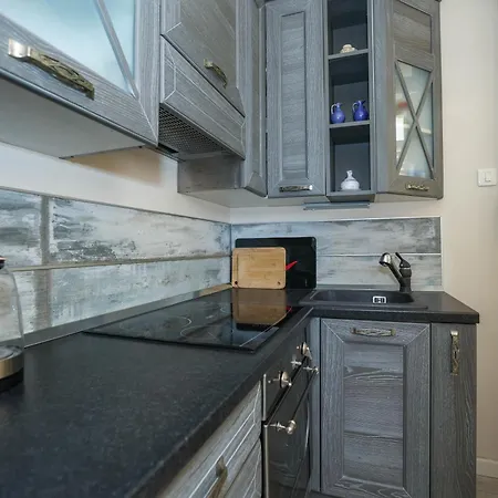 Vivien 2 Bedroom
