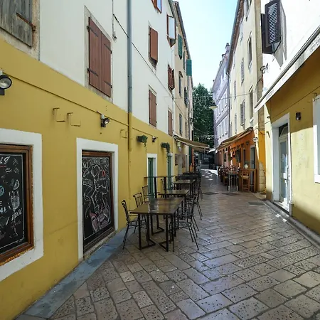 Vivien 2 Bedroom Zadar