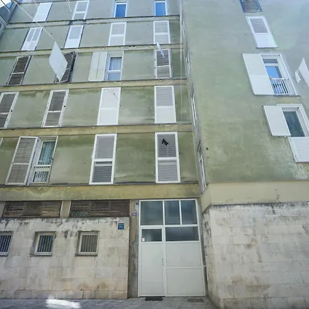 Apartamento Vivien 2 Bedroom *