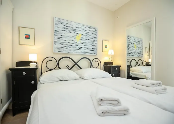 Vivien 2 Bedroom Apartment *