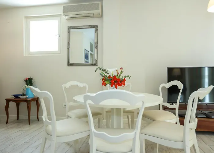 Vivien 2 Bedroom Apartment