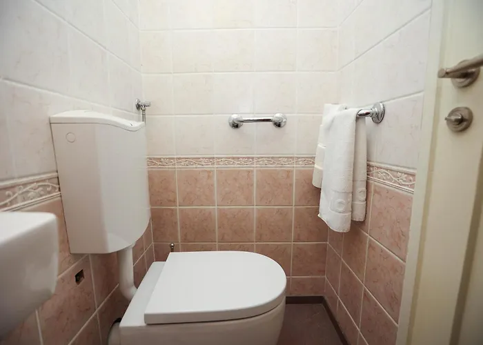 Vivien 2 Bedroom Apartment *